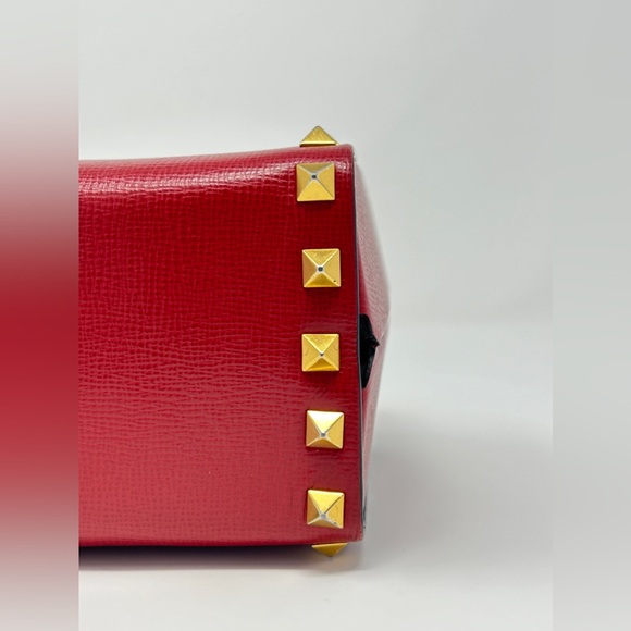 Valentino Garavani Lim. Edi. Alcove box bag in feat gld rockstuds & cross strap - Picture 12 of 14